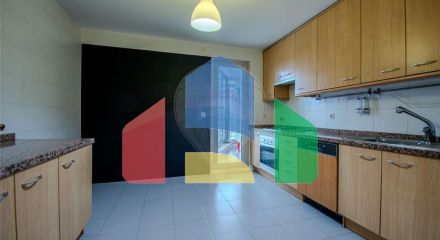 Residential - Condo/Apartment - T3 - Campolide, Lisbon - PT