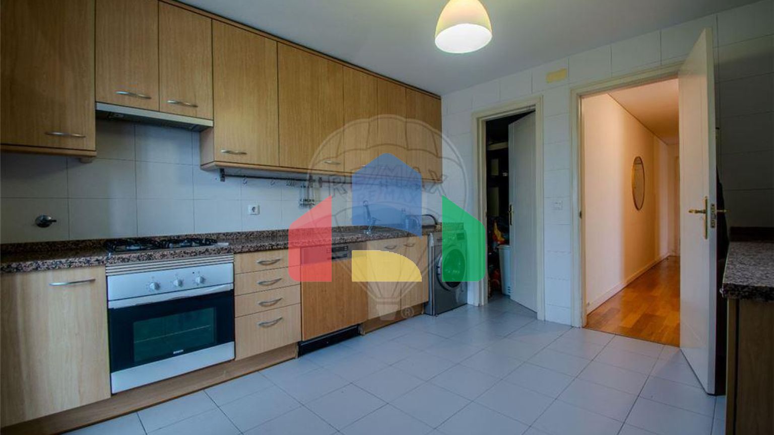 Residential - Condo/Apartment - T3 - Campolide, Lisbon - PT