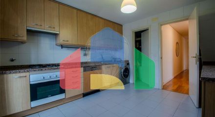 Residential - Condo/Apartment - T3 - Campolide, Lisbon - PT