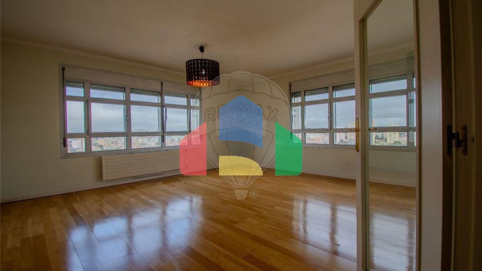 Residential - Condo/Apartment - T3 - Campolide, Lisbon - PT