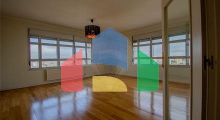 Residential - Condo/Apartment - T3 - Campolide, Lisbon - PT