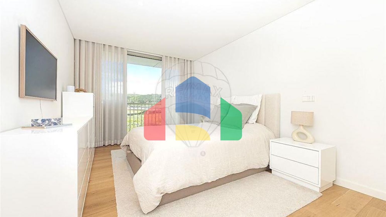 Residential - Condo/Apartment - T1 - Campolide, Lisbon - PT