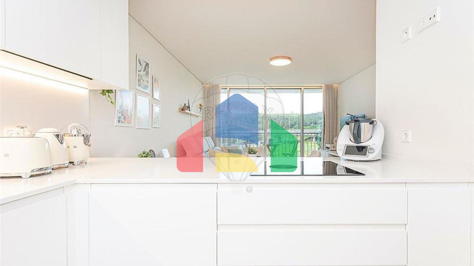 Residential - Condo/Apartment - T1 - Campolide, Lisbon - PT