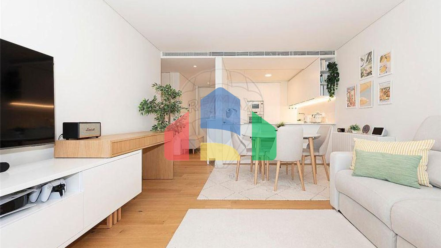 Residential - Condo/Apartment - T1 - Campolide, Lisbon - PT