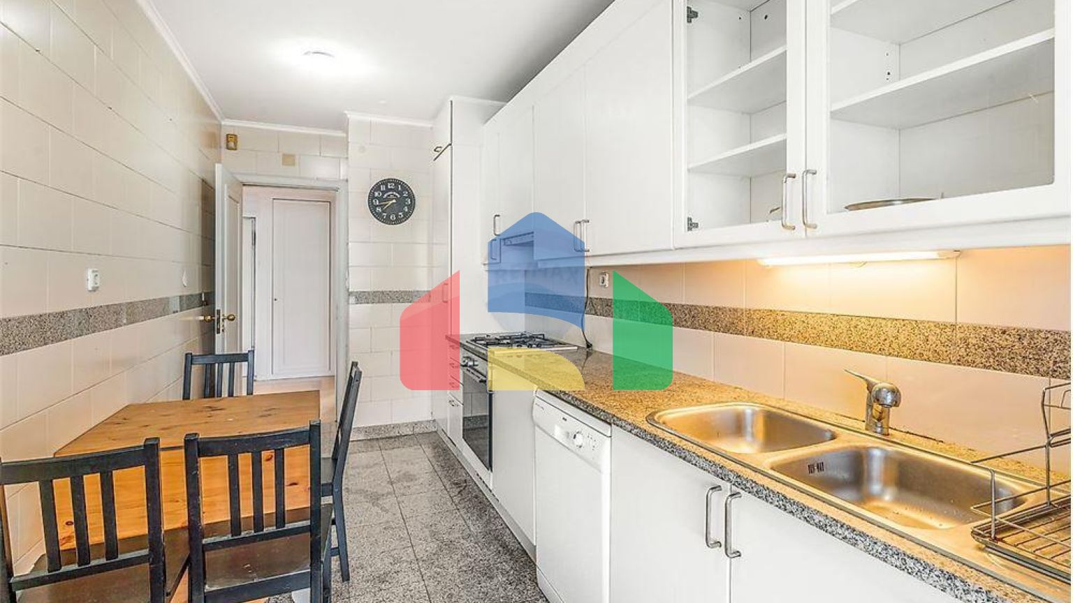 Residential - Condo/Apartment - T1 - Campolide, Lisbon - PT