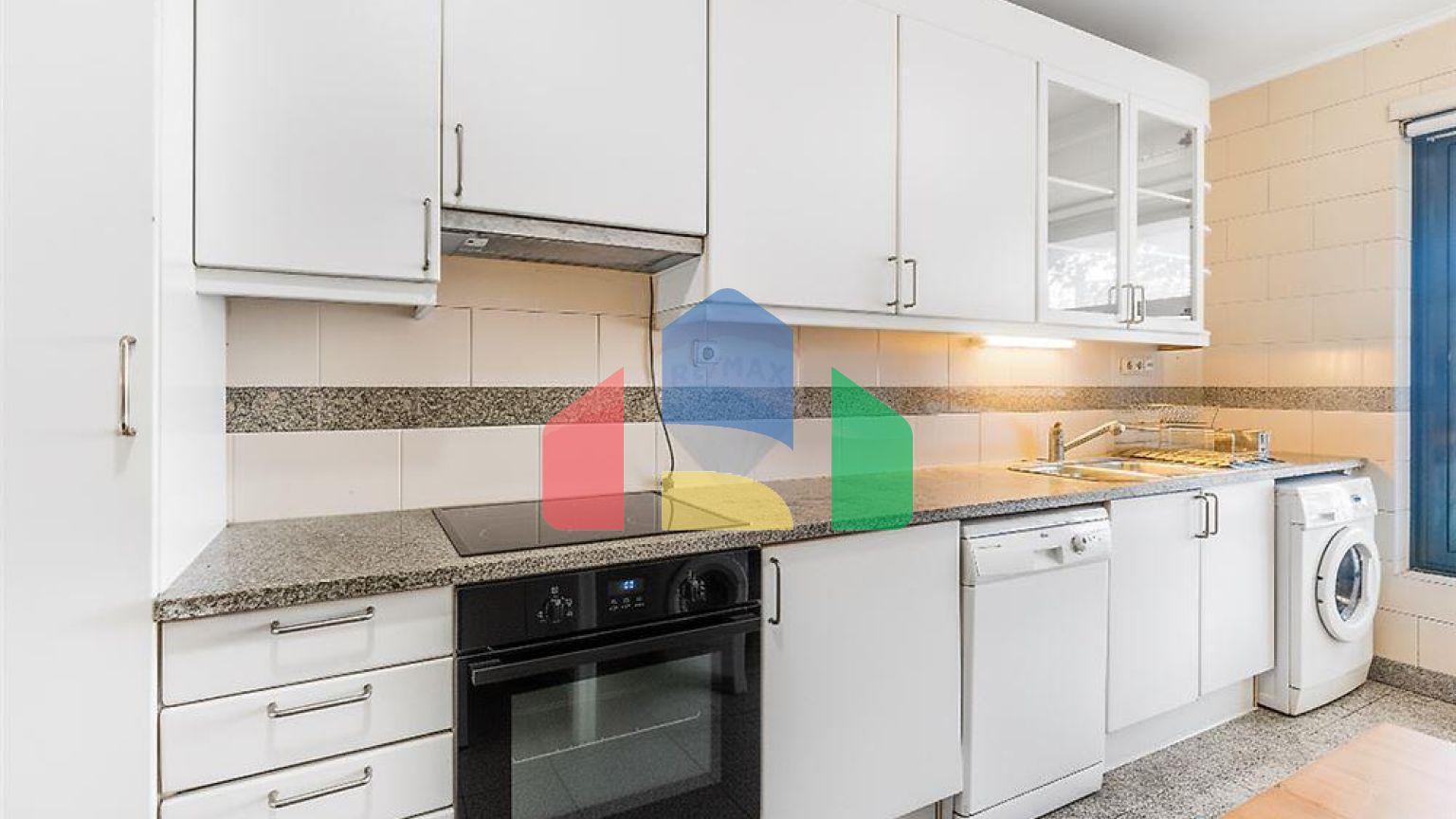 Residential - Condo/Apartment - T1 - Campolide, Lisbon - PT