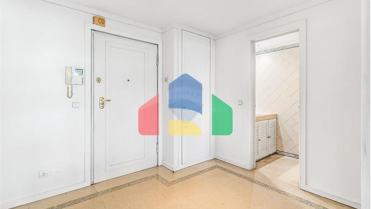 Residential - Condo/Apartment - T1 - Campolide, Lisbon - PT