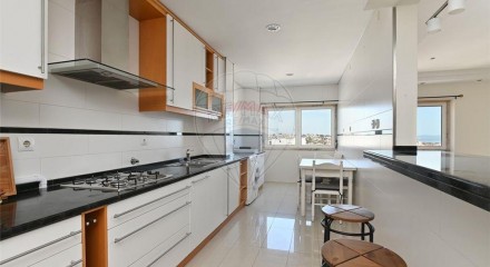 Residential - Condo/Apartment - T3 - Cascais e Estoril, Cascais - PT