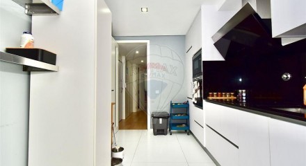Residential - Condo/Apartment - T3 - Cascais e Estoril, Cascais - PT