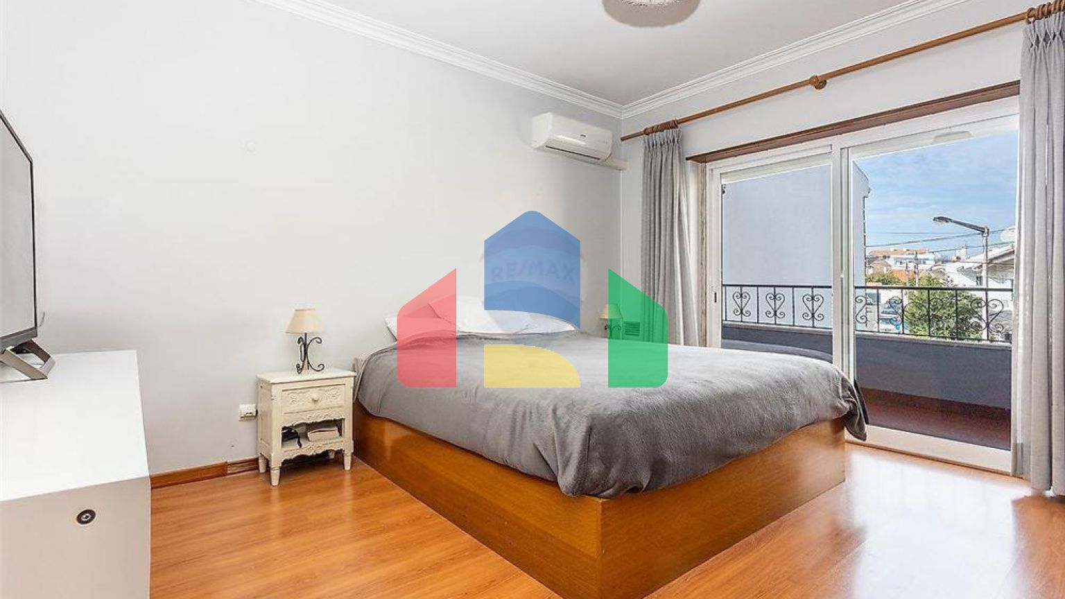 Residential - Single Family Home - T4 - Cascais e Estoril, Cascais - PT