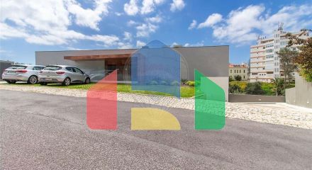 Residential - Single Family Home - T3 - Cascais e Estoril, Cascais - PT