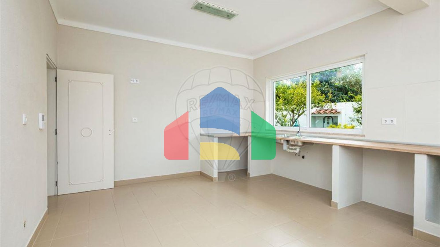 Residential - Single Family Home - T4 - Alcacovas, Viana do Alentejo - PT