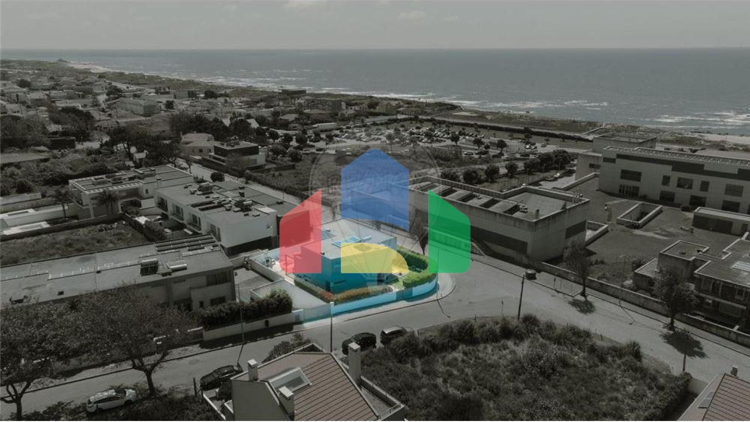 Residential - Single Family Home - T4 - Gulpilhares e Valadares, Vila Nova de Gaia - PT