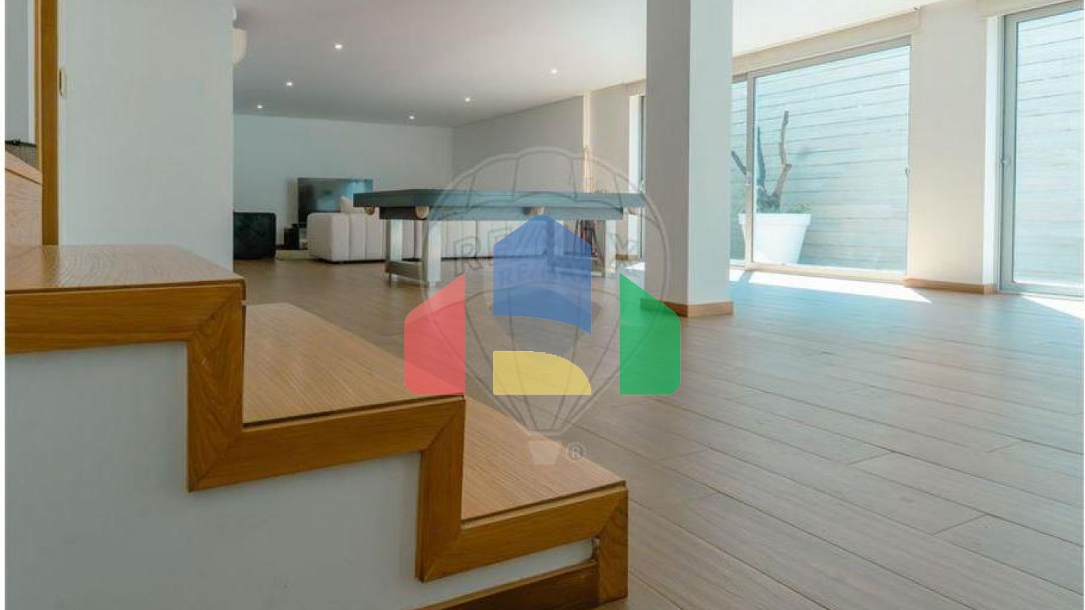 Residential - Single Family Home - T4 - Gulpilhares e Valadares, Vila Nova de Gaia - PT