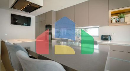 Residential - Single Family Home - T4 - Gulpilhares e Valadares, Vila Nova de Gaia - PT