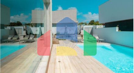 Residential - Single Family Home - T4 - Gulpilhares e Valadares, Vila Nova de Gaia - PT