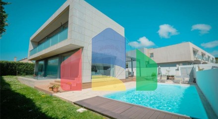 Residential - Single Family Home - T4 - Gulpilhares e Valadares, Vila Nova de Gaia - PT