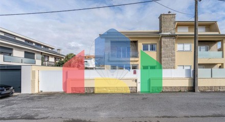 Residential - Single Family Home - T5 - Gulpilhares e Valadares, Vila Nova de Gaia - PT