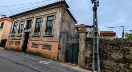 Residential - Single Family Home - T6 - Gulpilhares e Valadares, Vila Nova de Gaia - PT