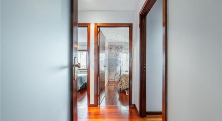 Residential - Condo/Apartment - T3 - Gulpilhares e Valadares, Vila Nova de Gaia - PT