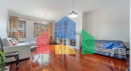 Residential - Condo/Apartment - T3 - Gulpilhares e Valadares, Vila Nova de Gaia - PT