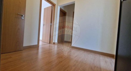 Residential - Condo/Apartment - T2 - Odivelas, Odivelas - PT