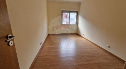 Residential - Condo/Apartment - T2 - Odivelas, Odivelas - PT