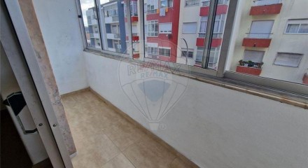 Residential - Condo/Apartment - T2 - Odivelas, Odivelas - PT