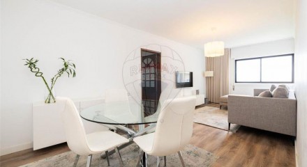 Residential - Condo/Apartment - T3 - Santo António dos Cavaleiros e Frielas, Loures - PT