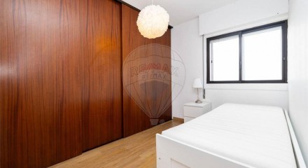 Residential - Condo/Apartment - T3 - Santo António dos Cavaleiros e Frielas, Loures - PT