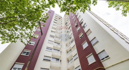Residential - Condo/Apartment - T3 - Santo António dos Cavaleiros e Frielas, Loures - PT