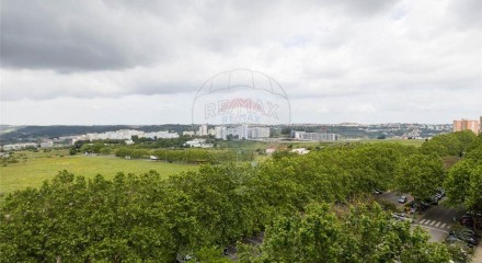 Residential - Condo/Apartment - T3 - Santo António dos Cavaleiros e Frielas, Loures - PT