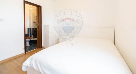 Residential - Condo/Apartment - T3 - Santo António dos Cavaleiros e Frielas, Loures - PT
