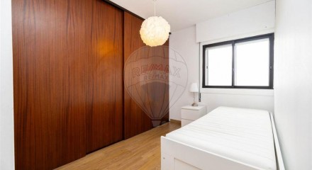 Residential - Condo/Apartment - T3 - Santo António dos Cavaleiros e Frielas, Loures - PT