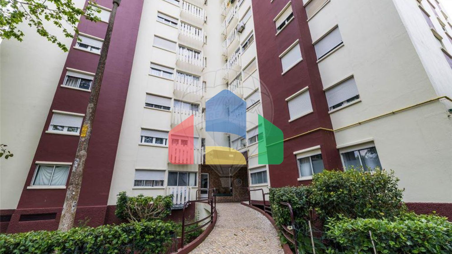 Residential - Condo/Apartment - T3 - Santo António dos Cavaleiros e Frielas, Loures - PT