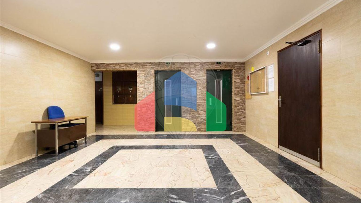 Residential - Condo/Apartment - T3 - Santo António dos Cavaleiros e Frielas, Loures - PT