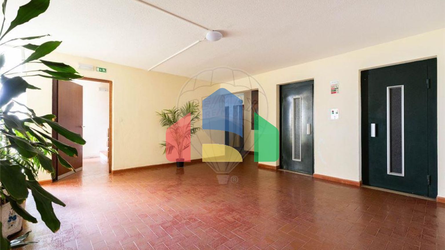 Residential - Condo/Apartment - T3 - Santo António dos Cavaleiros e Frielas, Loures - PT