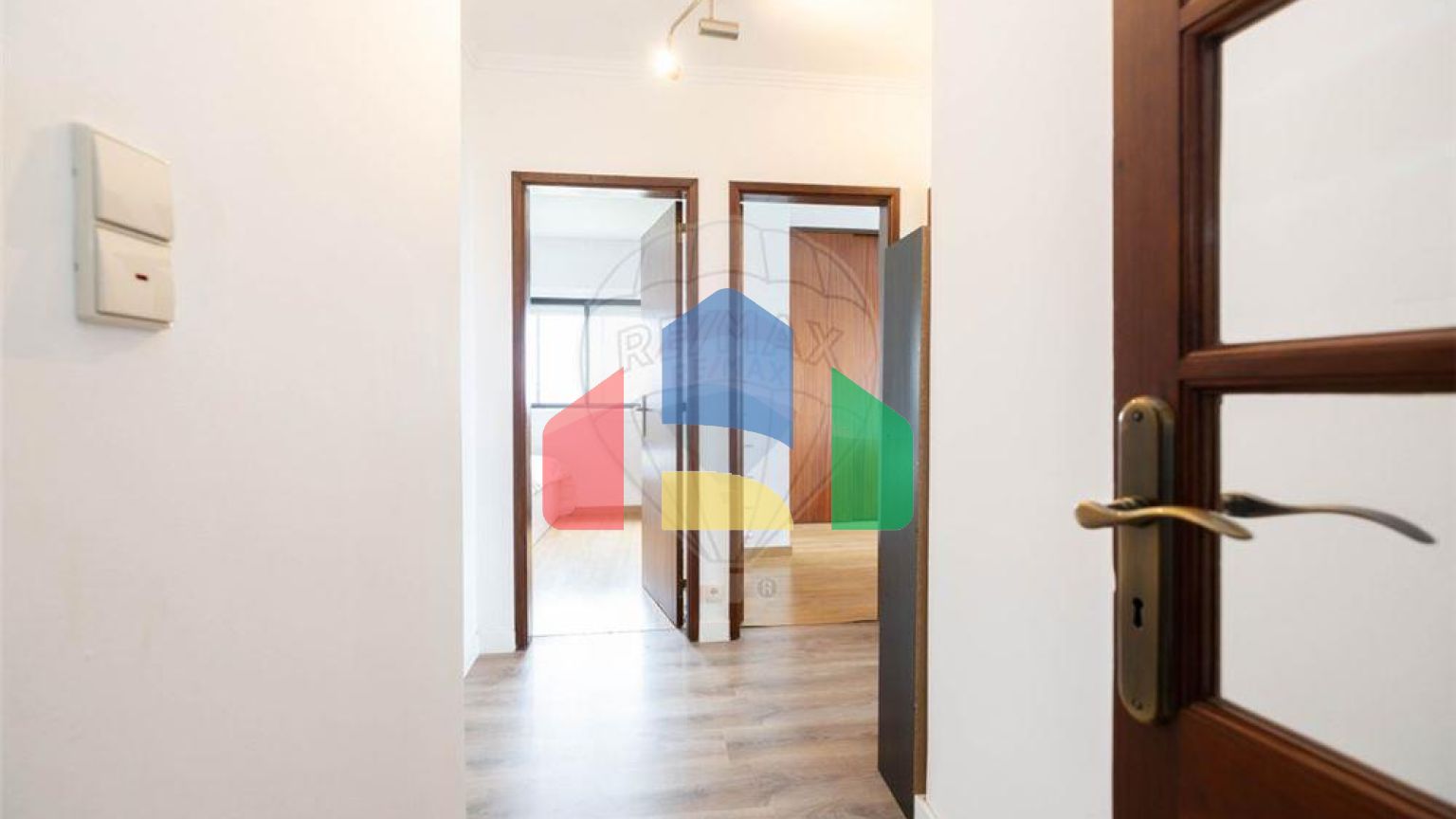 Residential - Condo/Apartment - T3 - Santo António dos Cavaleiros e Frielas, Loures - PT