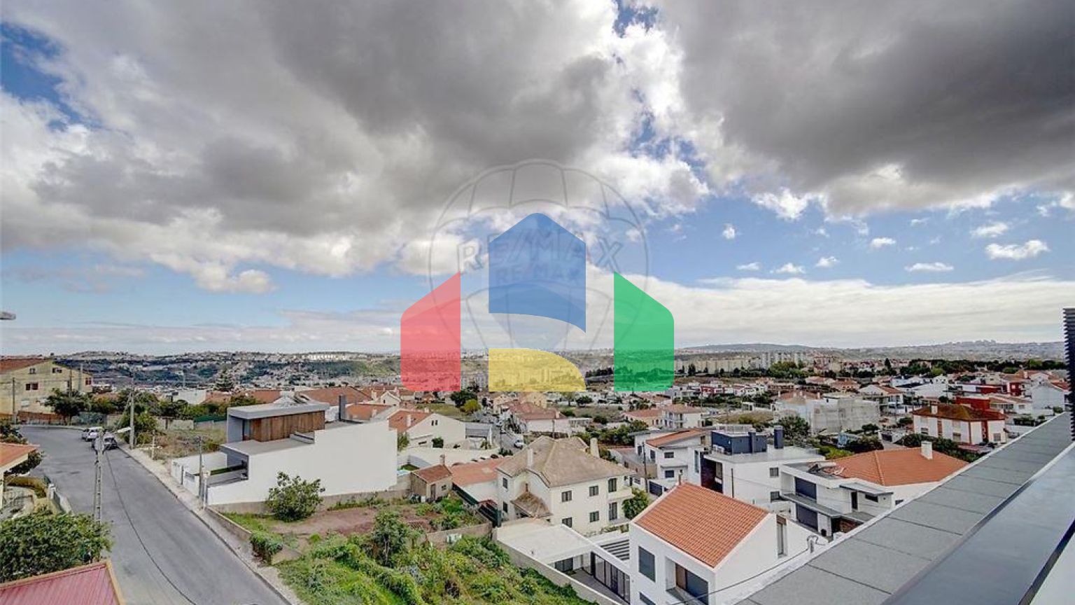 Residential - Condo/Apartment - T3 - Santo António dos Cavaleiros e Frielas, Loures - PT