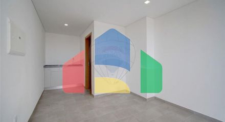 Residential - Condo/Apartment - T3 - Santo António dos Cavaleiros e Frielas, Loures - PT