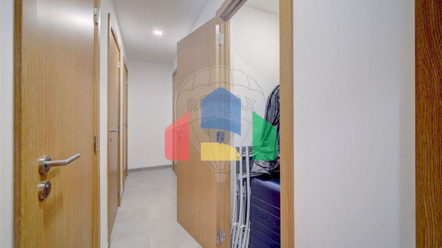Residential - Condo/Apartment - T3 - Santo António dos Cavaleiros e Frielas, Loures - PT