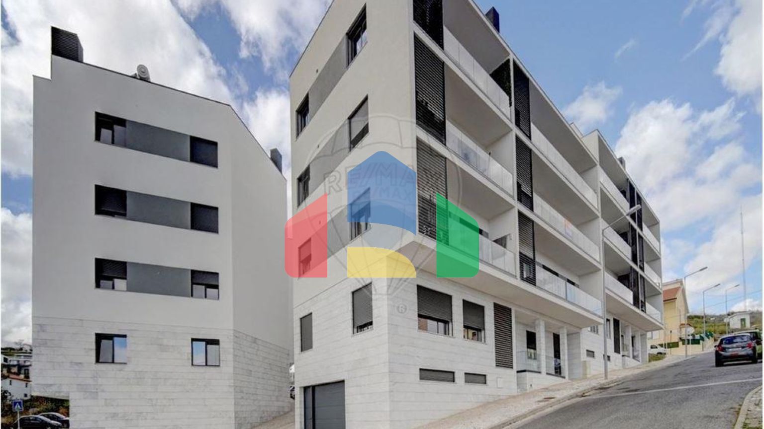 Residential - Condo/Apartment - T3 - Santo António dos Cavaleiros e Frielas, Loures - PT