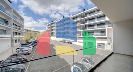 Residential - Condo/Apartment - T3 - Santo António dos Cavaleiros e Frielas, Loures - PT