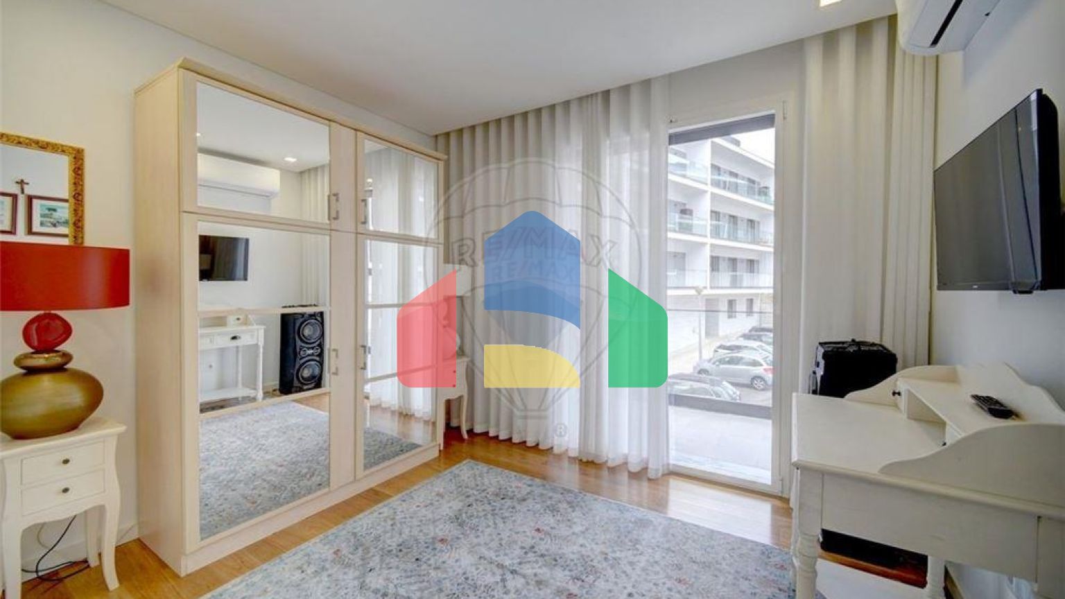 Residential - Condo/Apartment - T3 - Santo António dos Cavaleiros e Frielas, Loures - PT