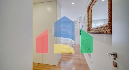 Residential - Condo/Apartment - T3 - Santo António dos Cavaleiros e Frielas, Loures - PT