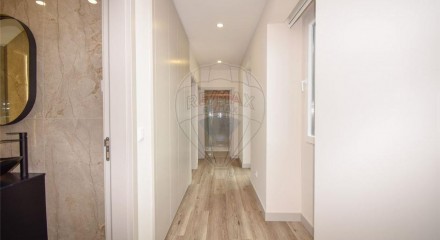 Residential - Single Family Home - T3 - Charneca de Caparica e Sobreda, Almada - PT