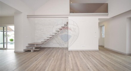 Residential - Single Family Home - T3 - Charneca de Caparica e Sobreda, Almada - PT