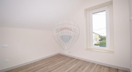 Residential - Single Family Home - T3 - Charneca de Caparica e Sobreda, Almada - PT