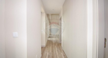 Residential - Single Family Home - T3 - Charneca de Caparica e Sobreda, Almada - PT