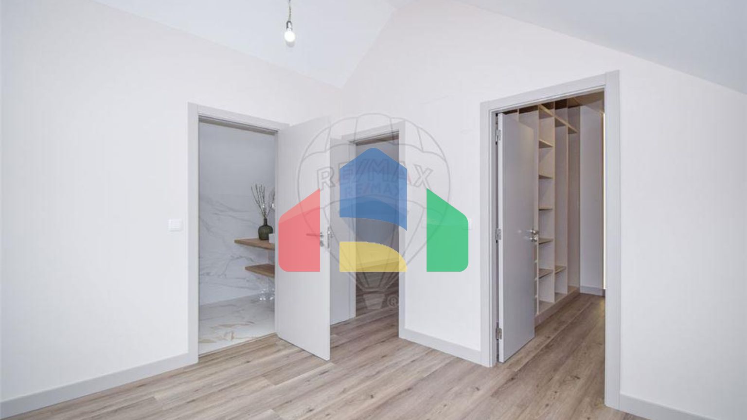 Residential - Single Family Home - T3 - Charneca de Caparica e Sobreda, Almada - PT